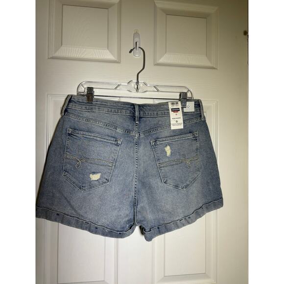 Denizen Levi's Mom Shorts Light Wash Blue Distressed High Rise size 13 NWT - Picture 4 of 5